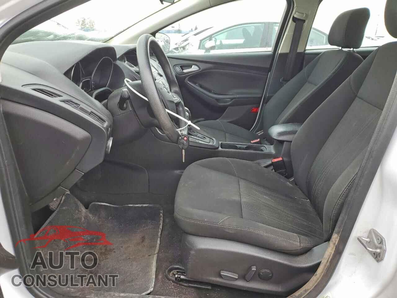 FORD FOCUS 2016 - 1FADP3K25GL400227