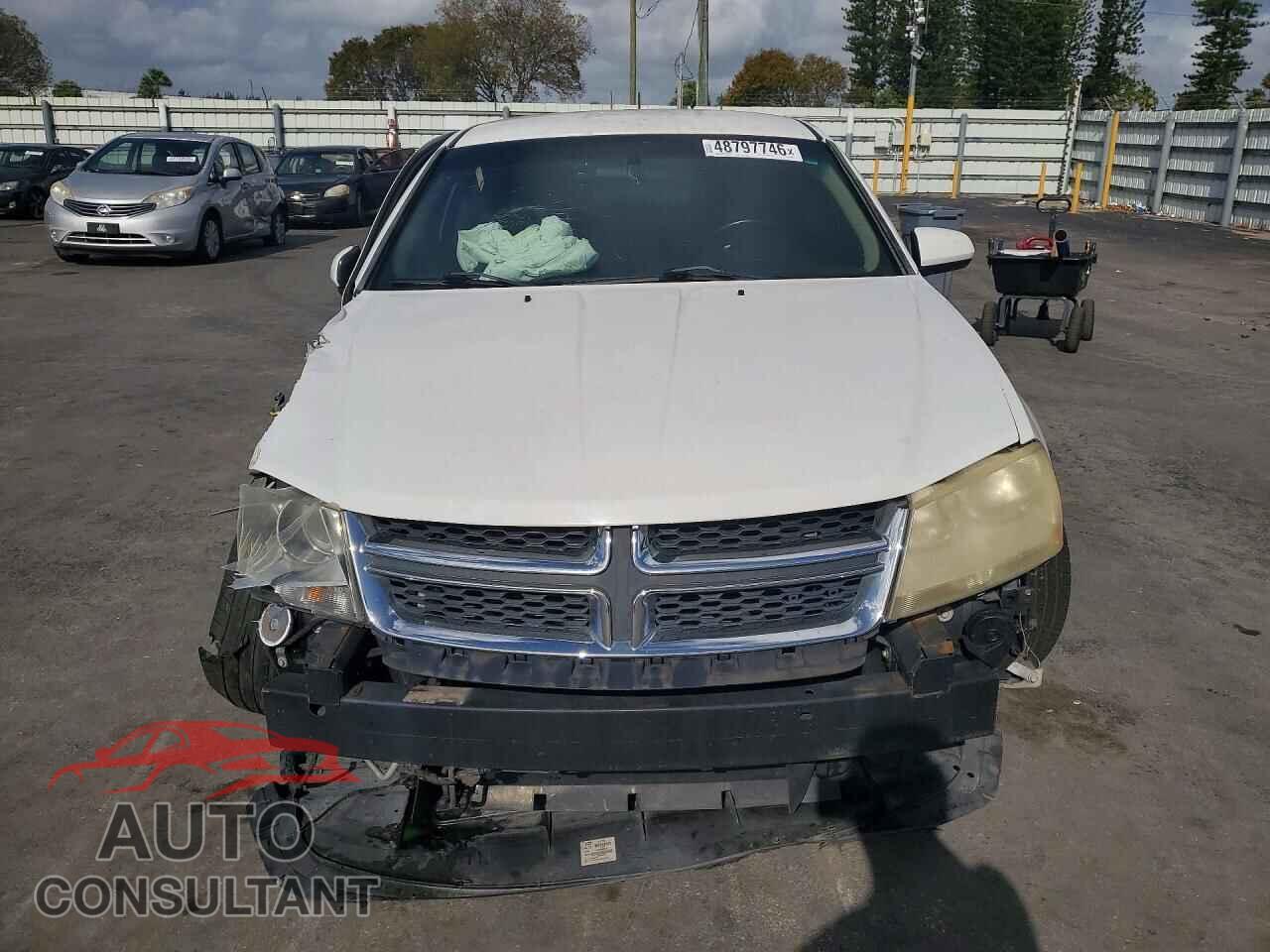 DODGE AVENGER 2011 - 1B3BD1FB0BN558840