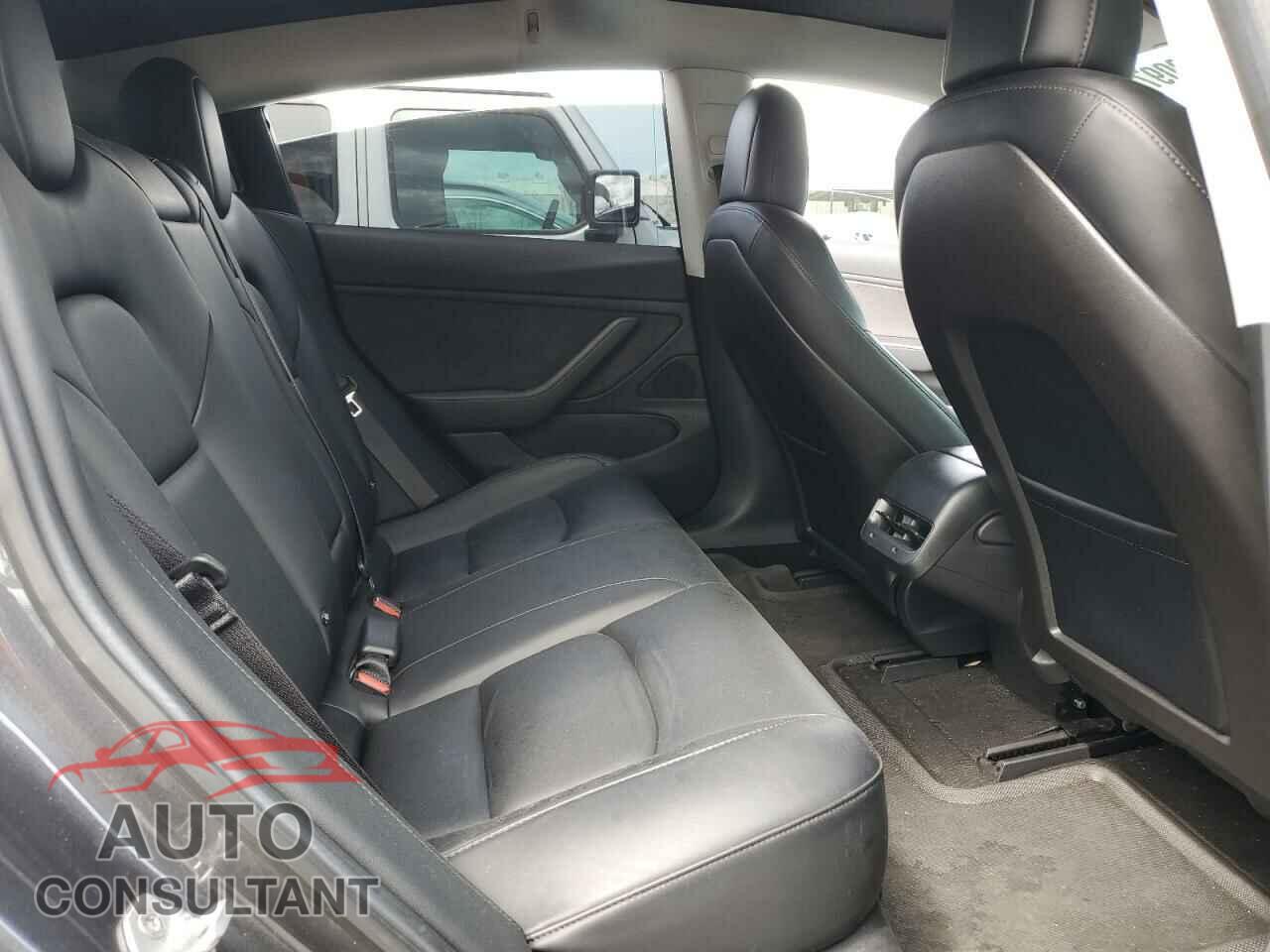 TESLA MODEL 3 2018 - 5YJ3E1EA3JF047080