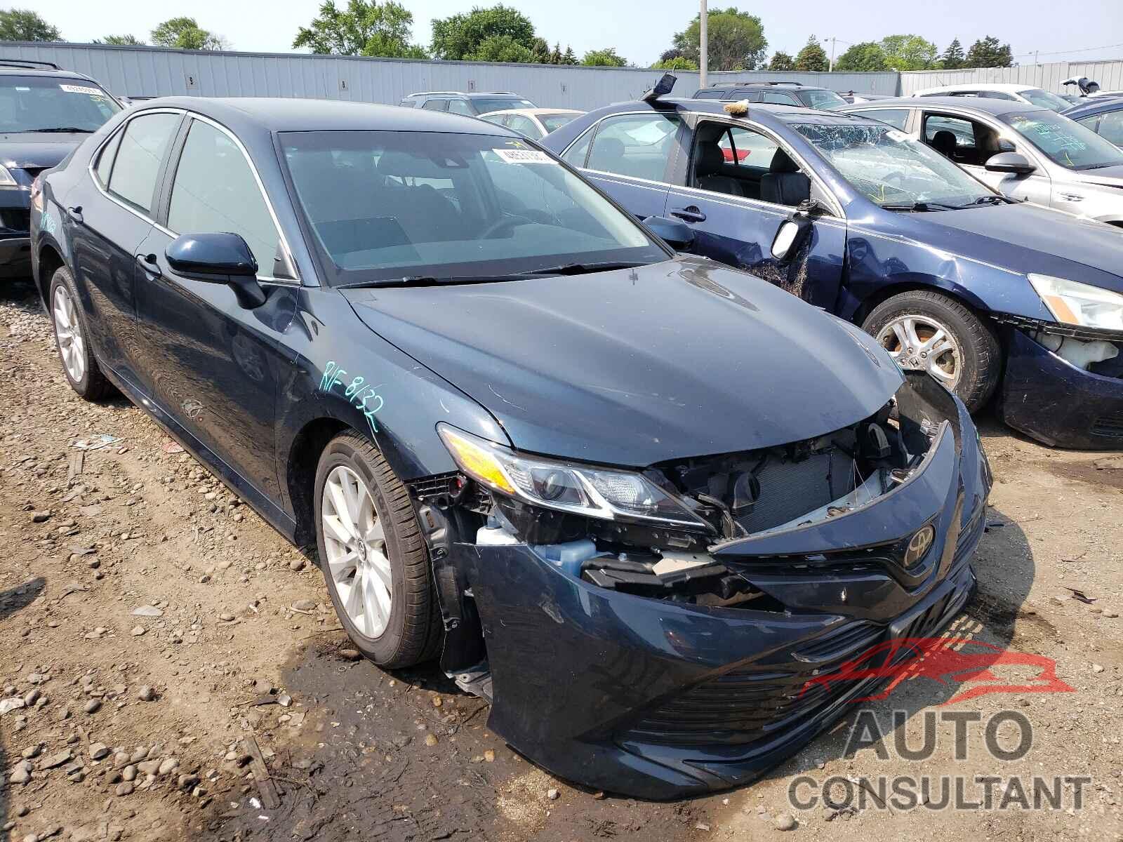 TOYOTA CAMRY 2018 - 4T1B11HK8JU585465