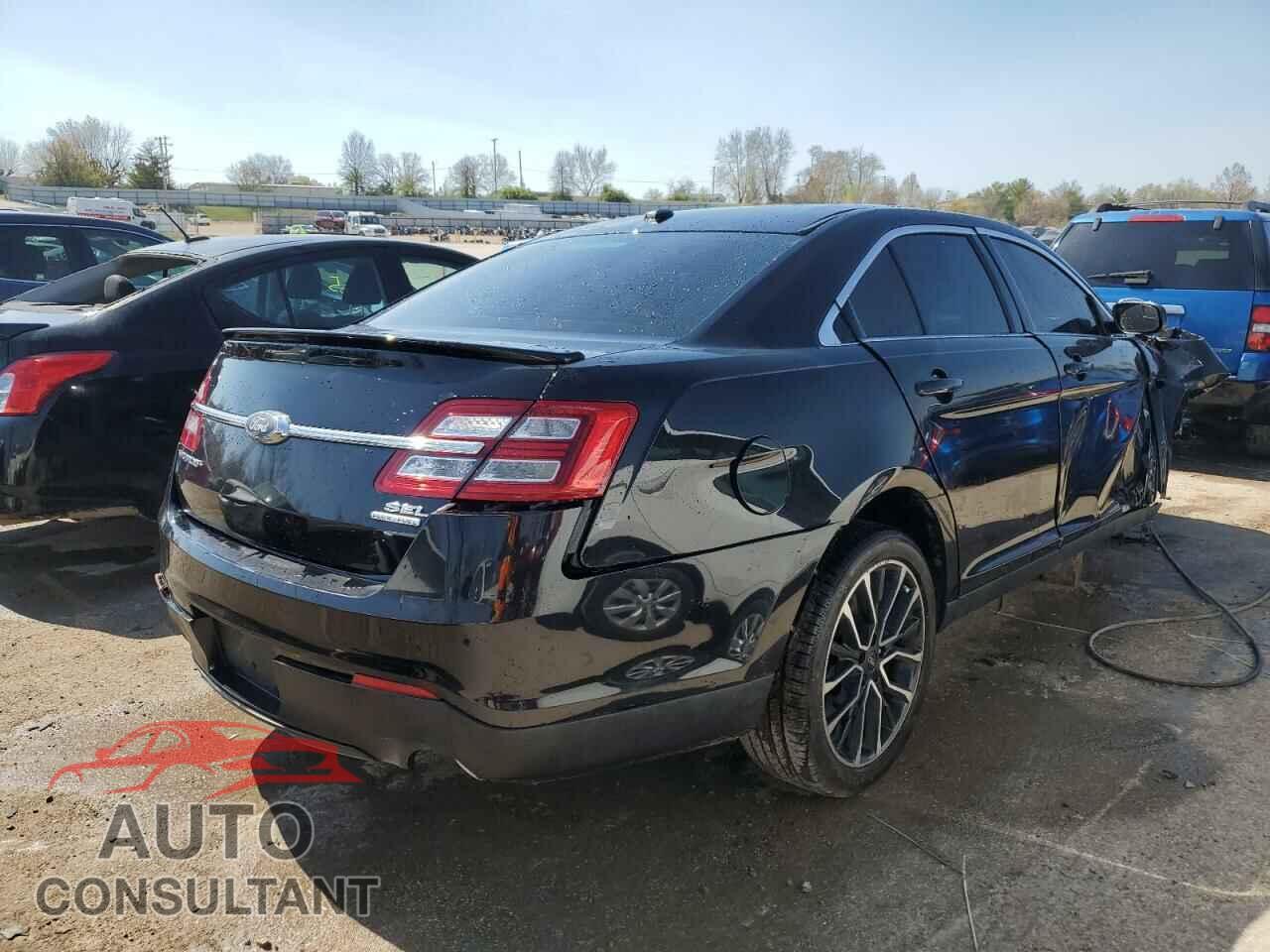 FORD TAURUS 2018 - 1FAHP2E87JG113726