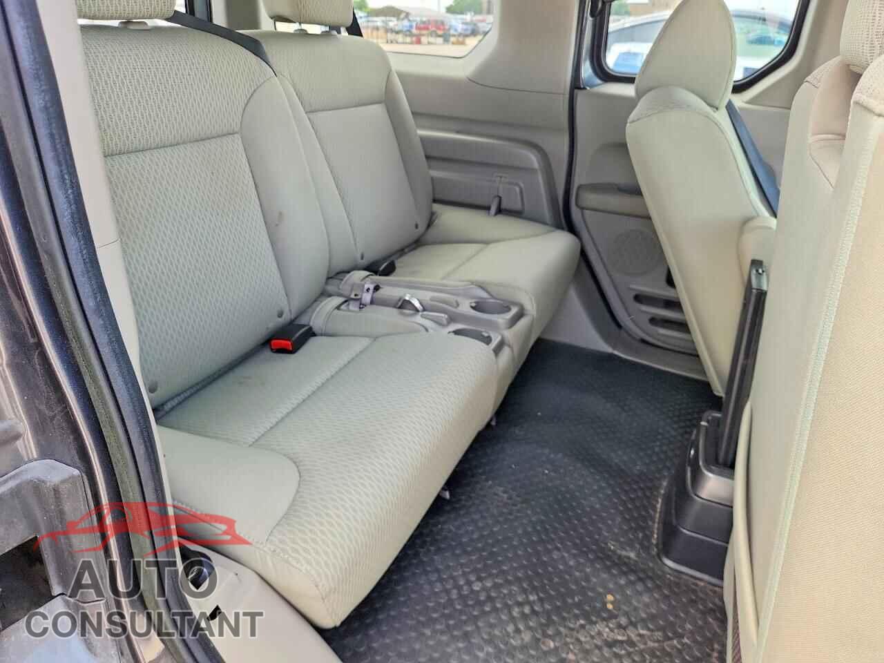 HONDA ELEMENT 2011 - 5J6YH2H76BL007314