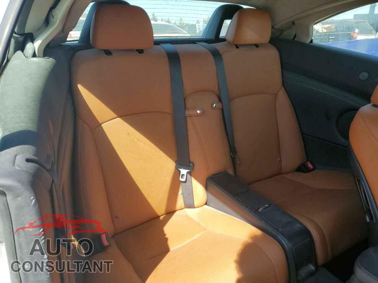 LEXUS IS 2012 - JTHFF2C24C2525894