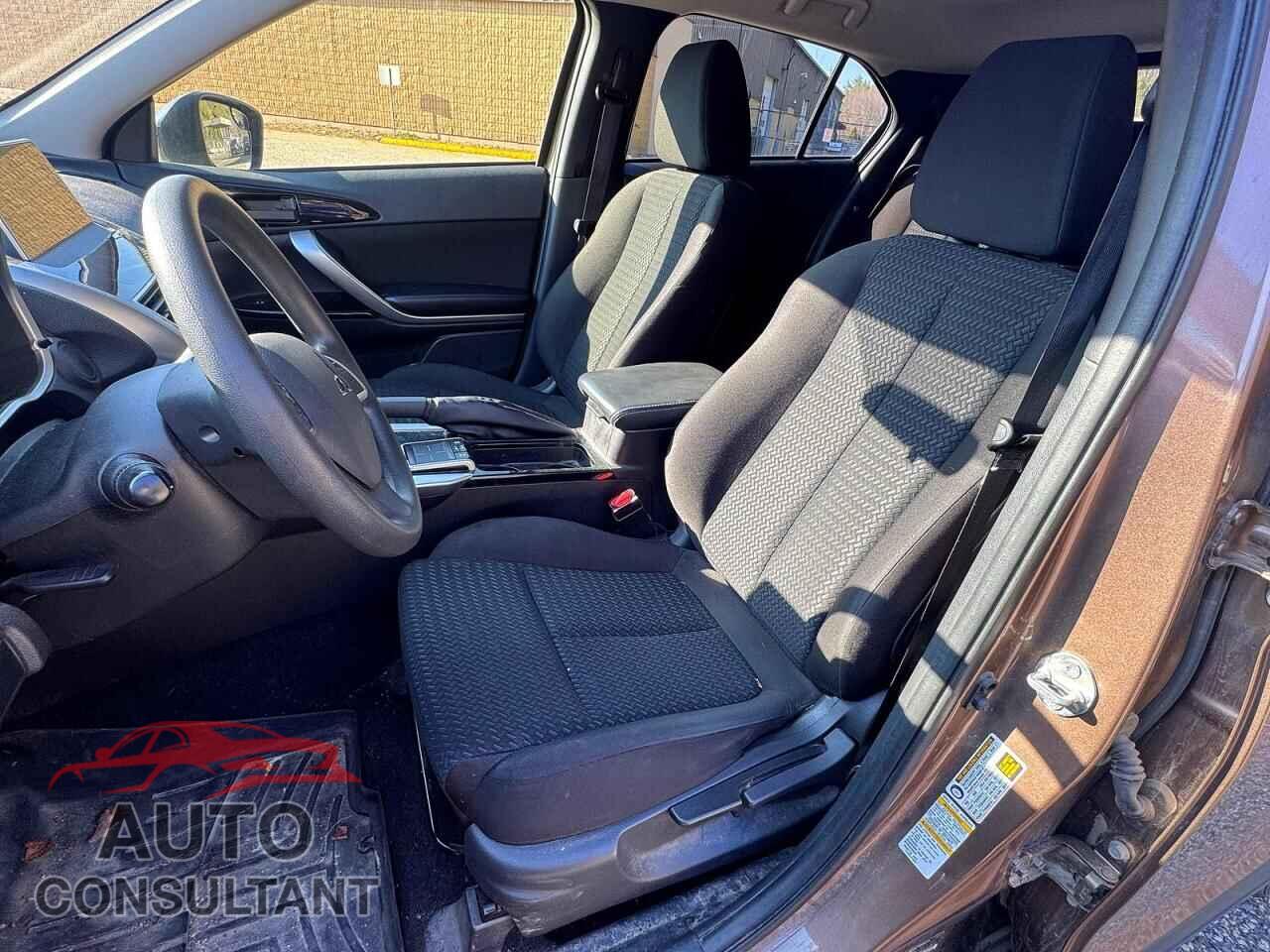 MITSUBISHI ECLIPSE 2019 - JA4AT4AA7KZ019793