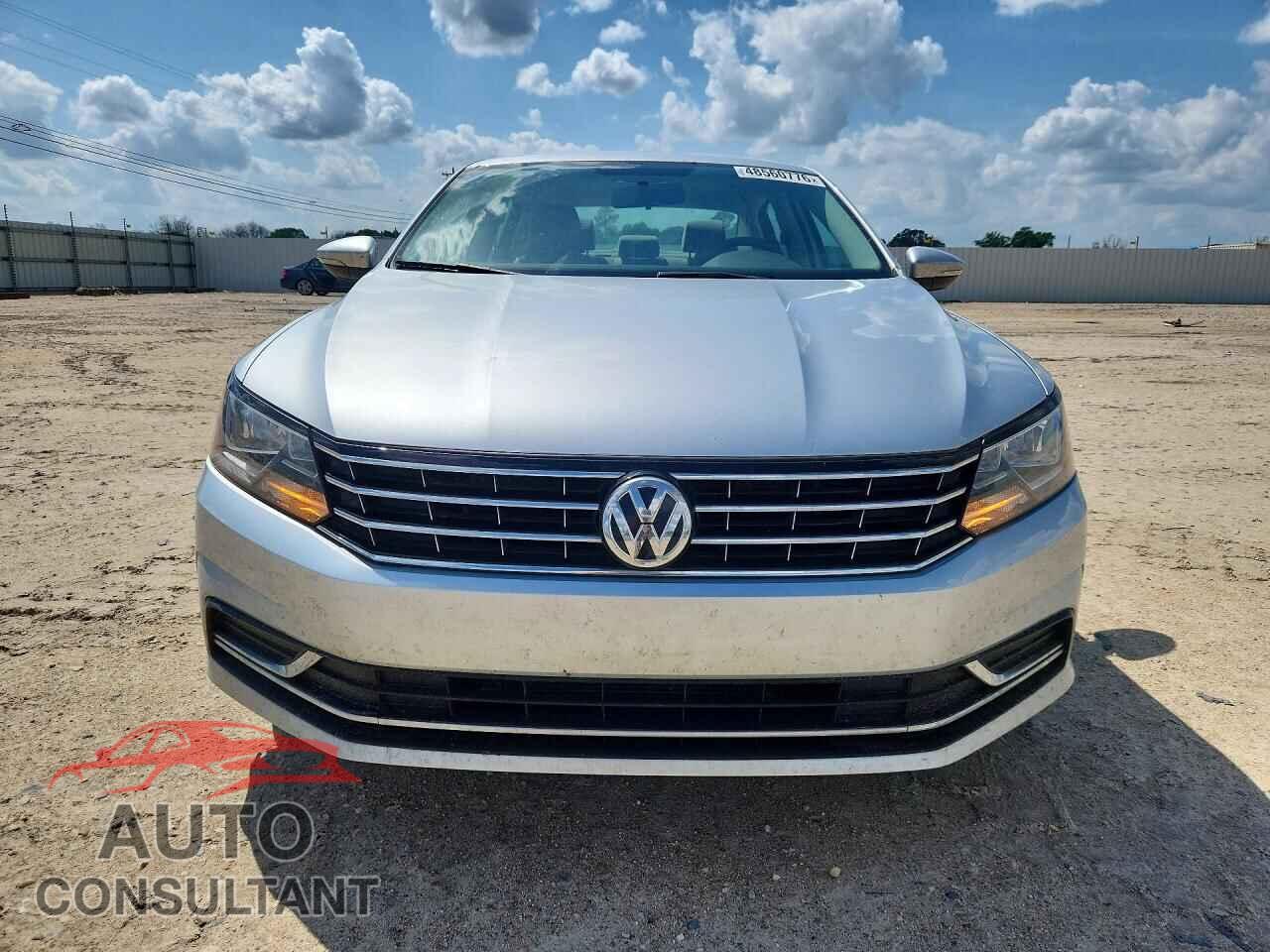 VOLKSWAGEN PASSAT 2017 - 1VWAT7A36HC039101