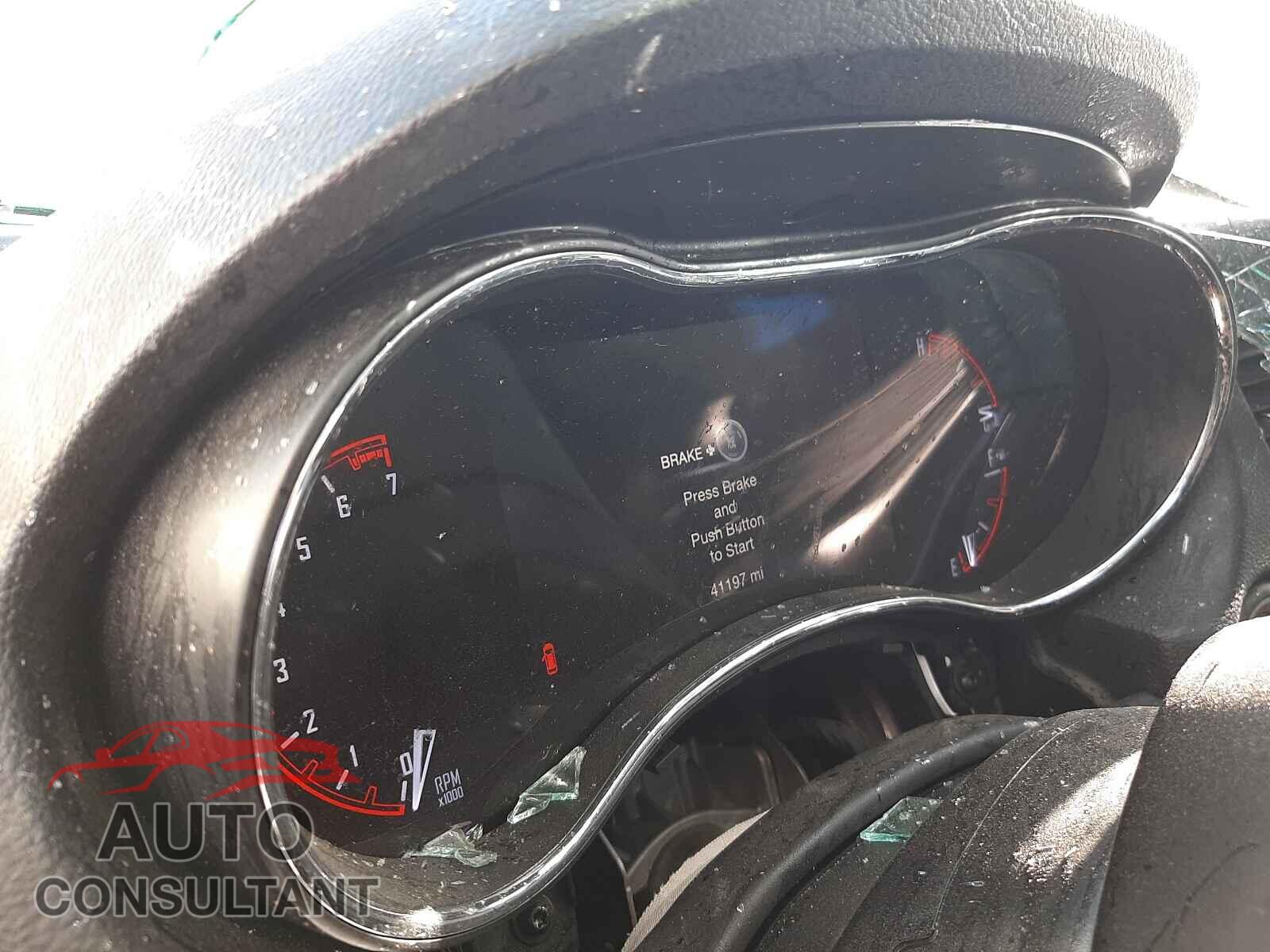 DODGE DURANGO 2018 - 1C4RDHAG4JC132877