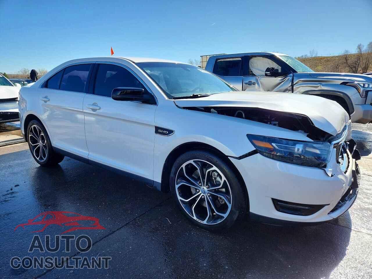 FORD TAURUS 2015 - 1FAHP2KT3FG172904