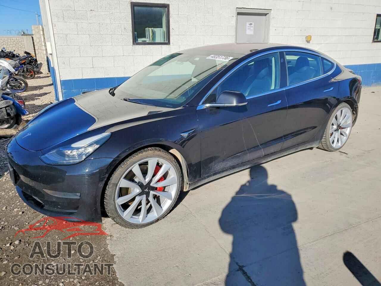 TESLA MODEL 3 2018 - 5YJ3E1EB8JF069732