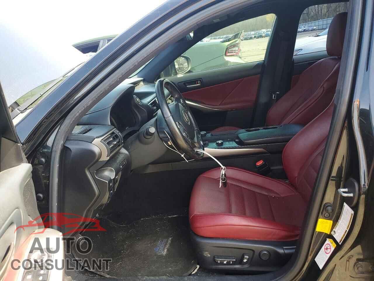 LEXUS IS 2018 - JTHBA1D2XJ5082989