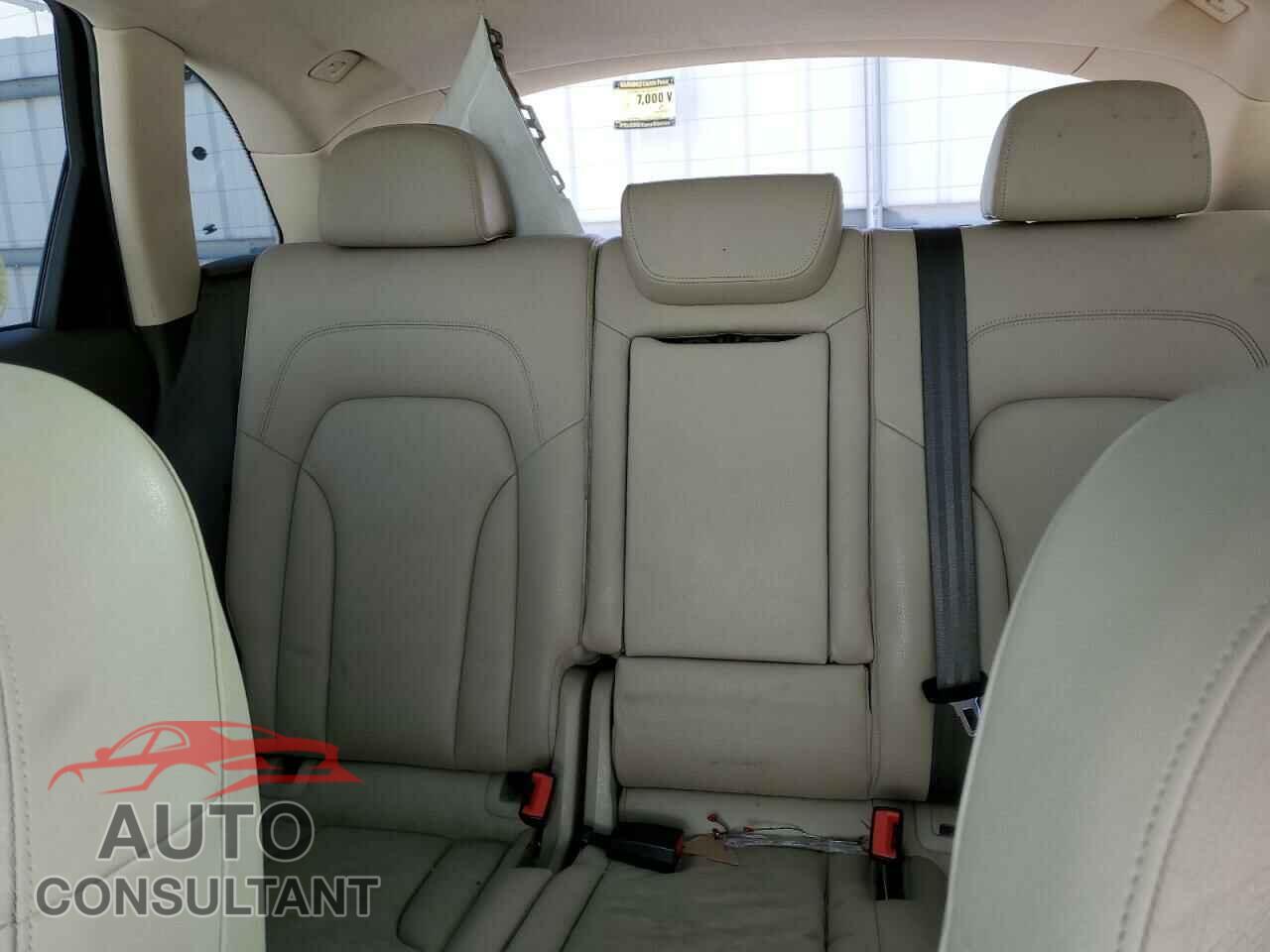 AUDI Q5 2013 - WA1LFAFP1DA025621