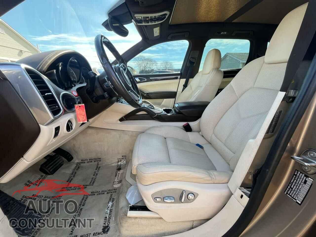 PORSCHE CAYENNE 2018 - WP1AA2A26JKA00392