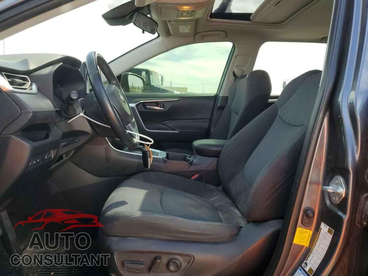 TOYOTA RAV4 2019 - JTMP1RFV0KD009201