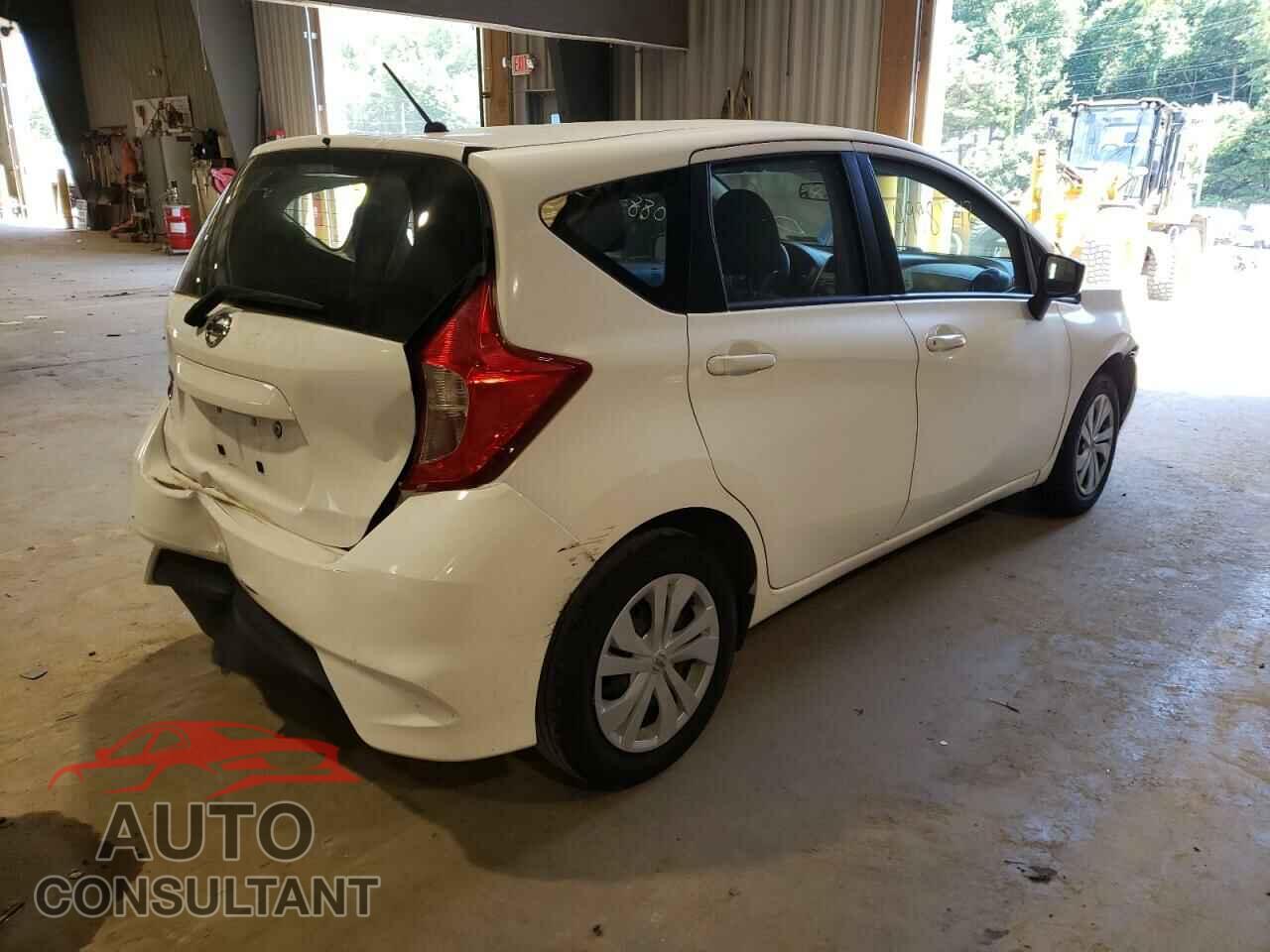 NISSAN VERSA 2018 - 3N1CE2CP0JL366020