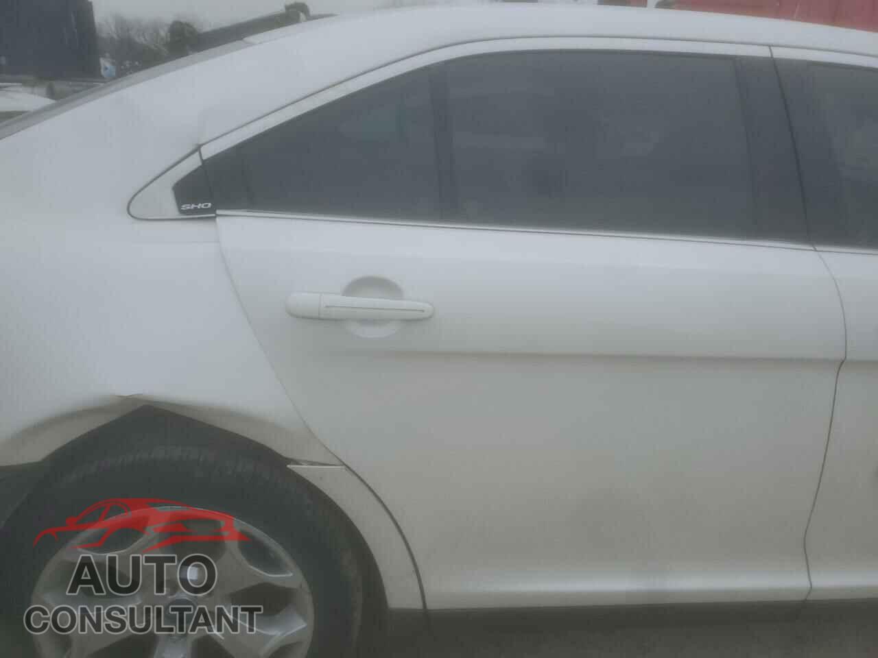 FORD TAURUS 2011 - 1FAHP2KT7BG185102