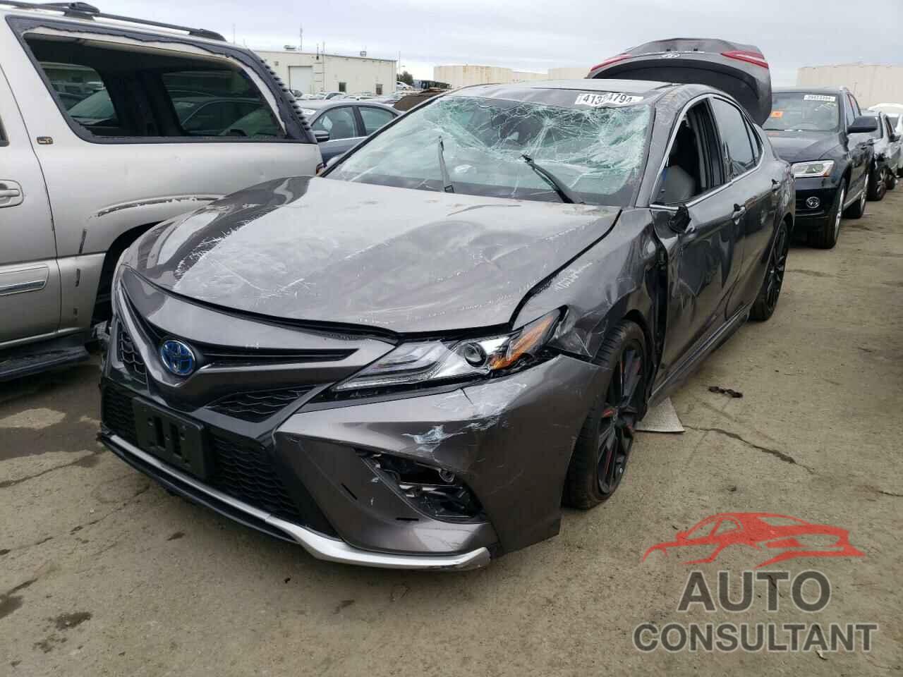 TOYOTA CAMRY 2022 - 4T1K31AK6NU591629