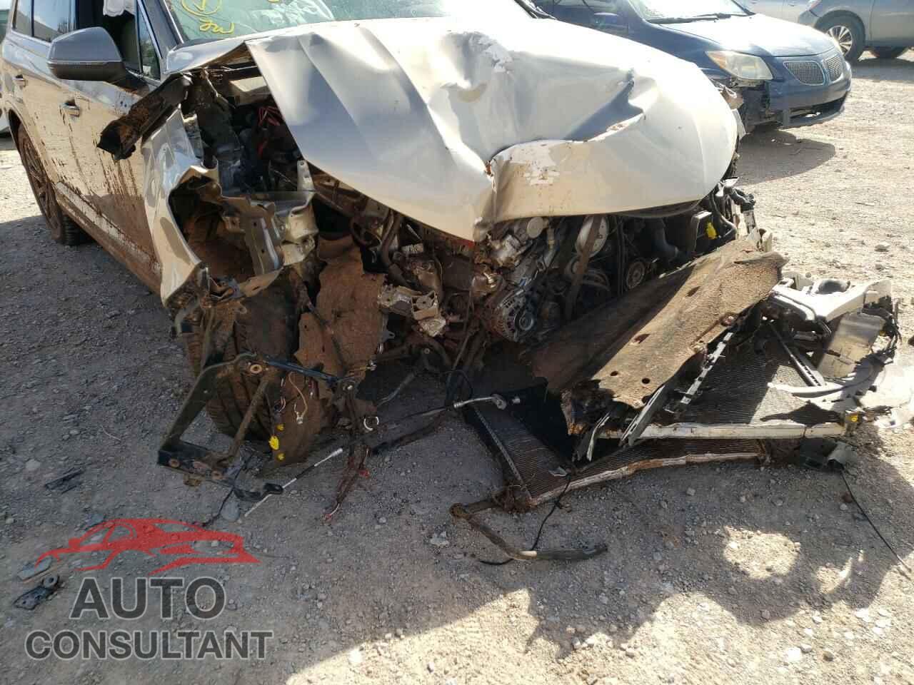 AUDI Q7 2018 - WA1VAAF76JD033828