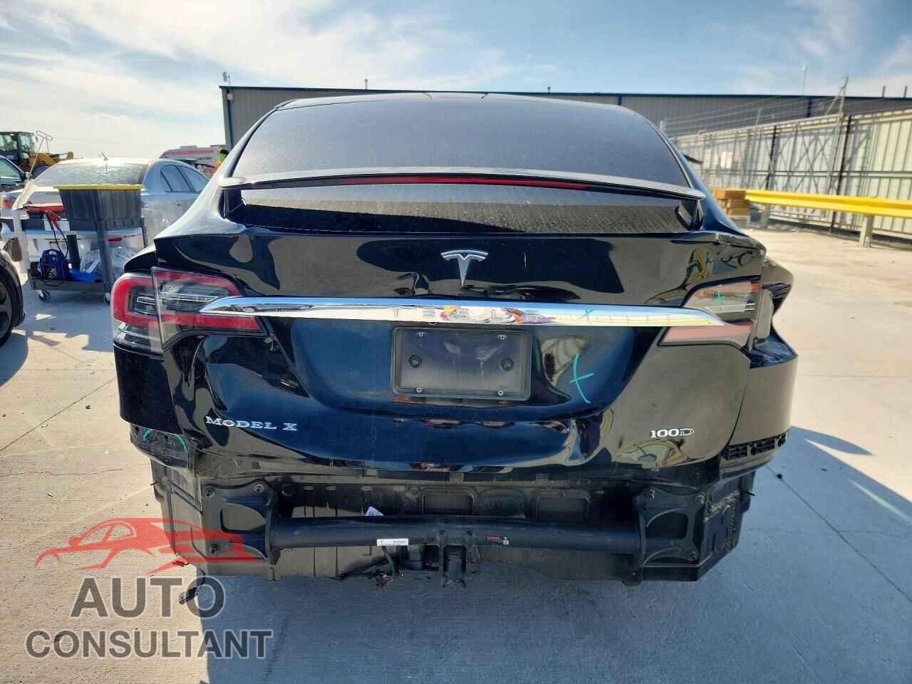 TESLA MODEL X 2017 - 5YJXCBE2XHF055645