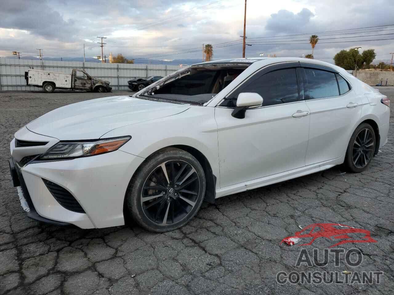 TOYOTA CAMRY 2018 - 4T1B61HK6JU030340