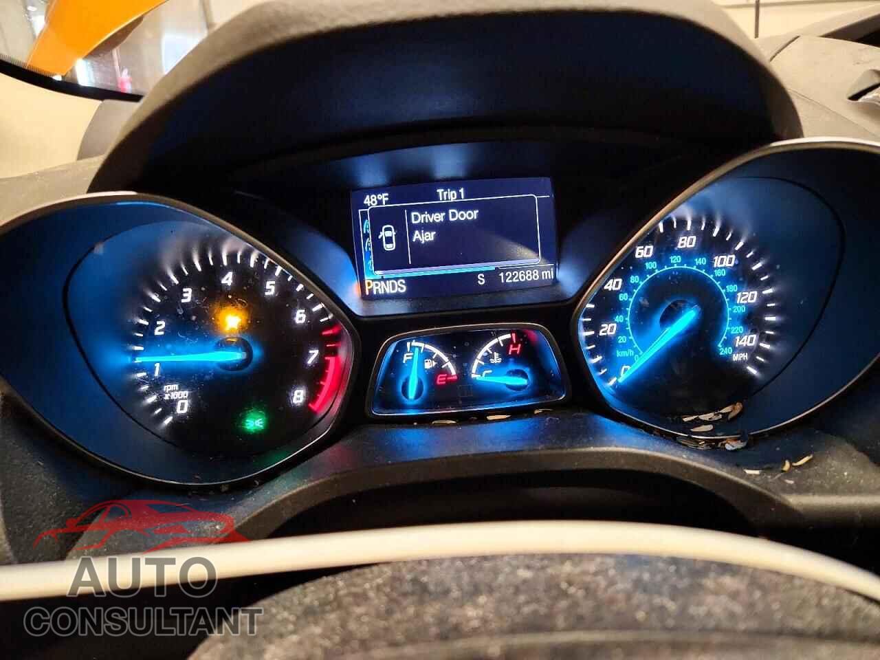 FORD ESCAPE 2016 - 1FMCU9G98GUA31103