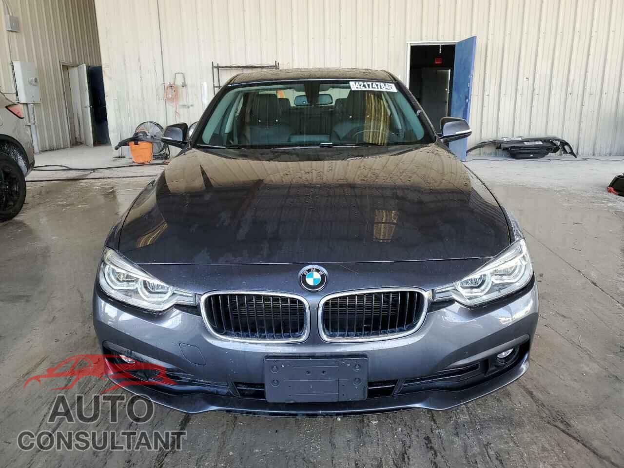 BMW 3 SERIES 2018 - WBA8A3C50JA494720