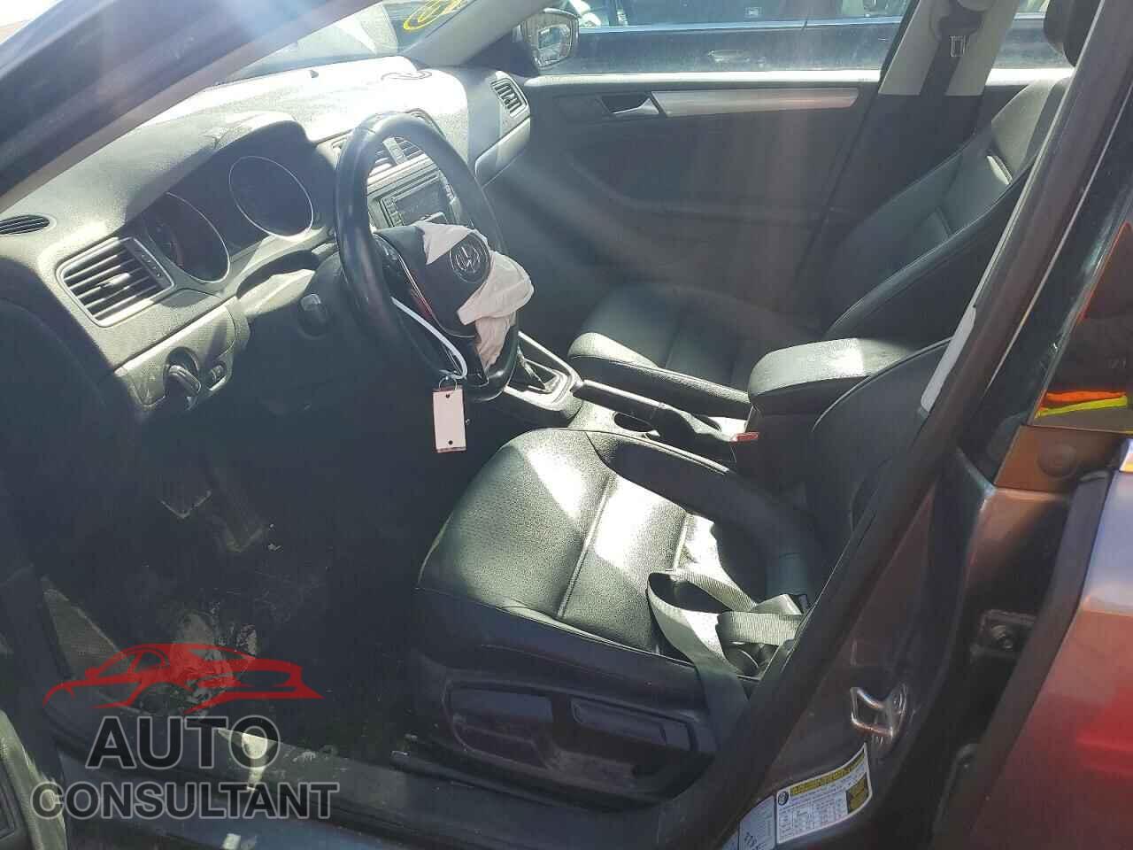 VOLKSWAGEN JETTA 2017 - 3VWDB7AJ7HM372551