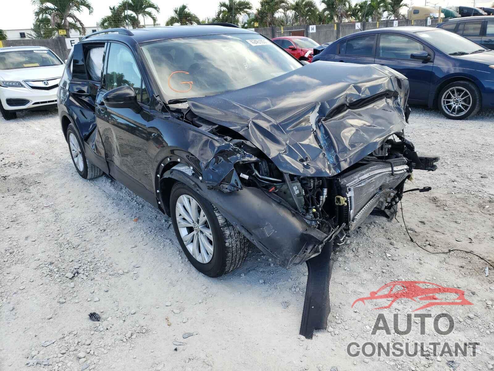 VOLKSWAGEN TIGUAN 2019 - 3VV1B7AX1KM103271