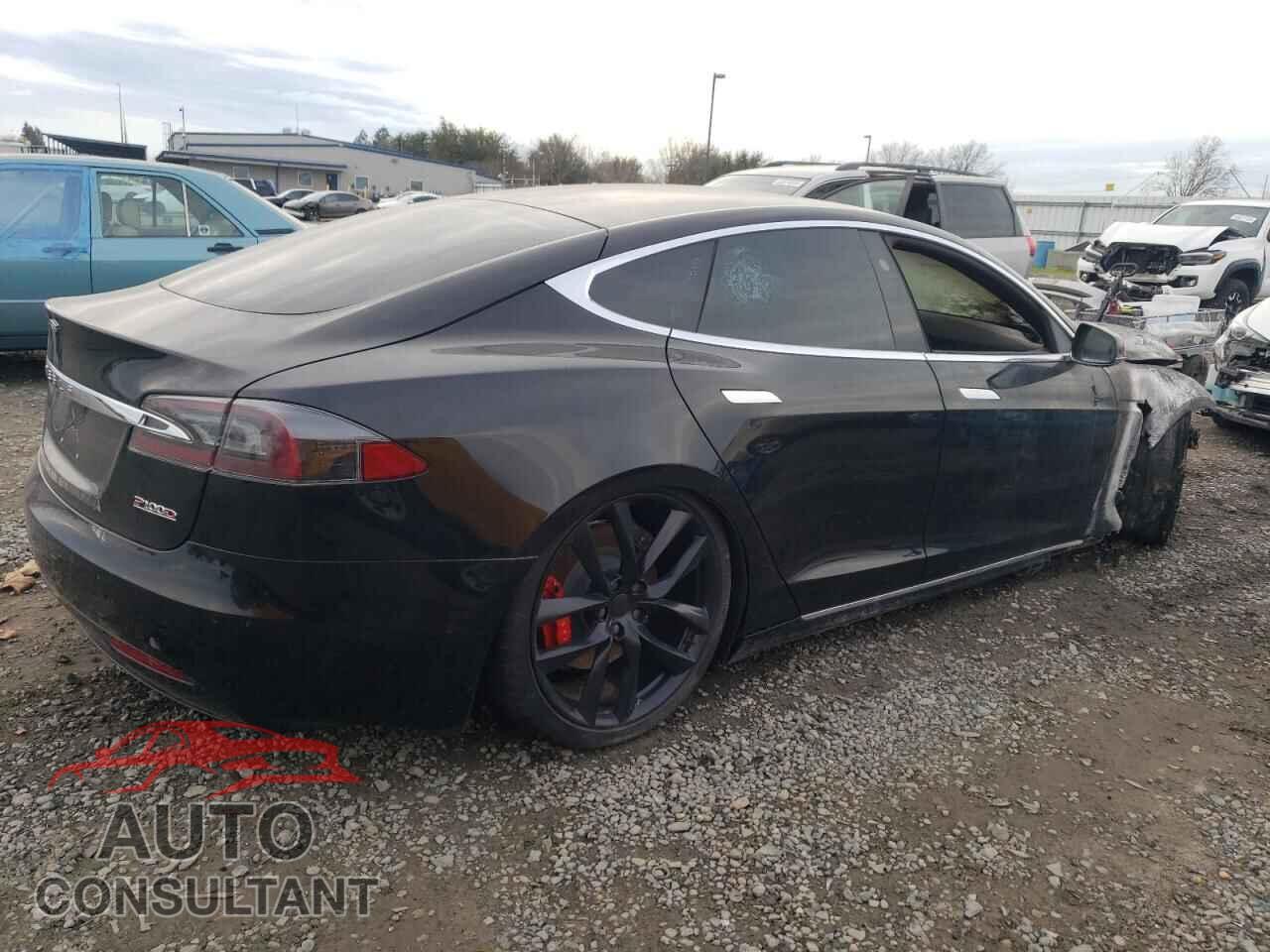 TESLA MODEL S 2018 - 5YJSA1E44JF272979