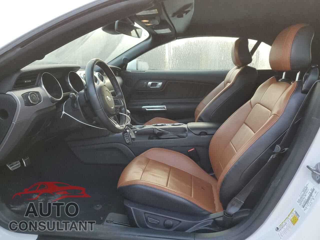 FORD MUSTANG 2021 - 1FATP8UH3M5115827