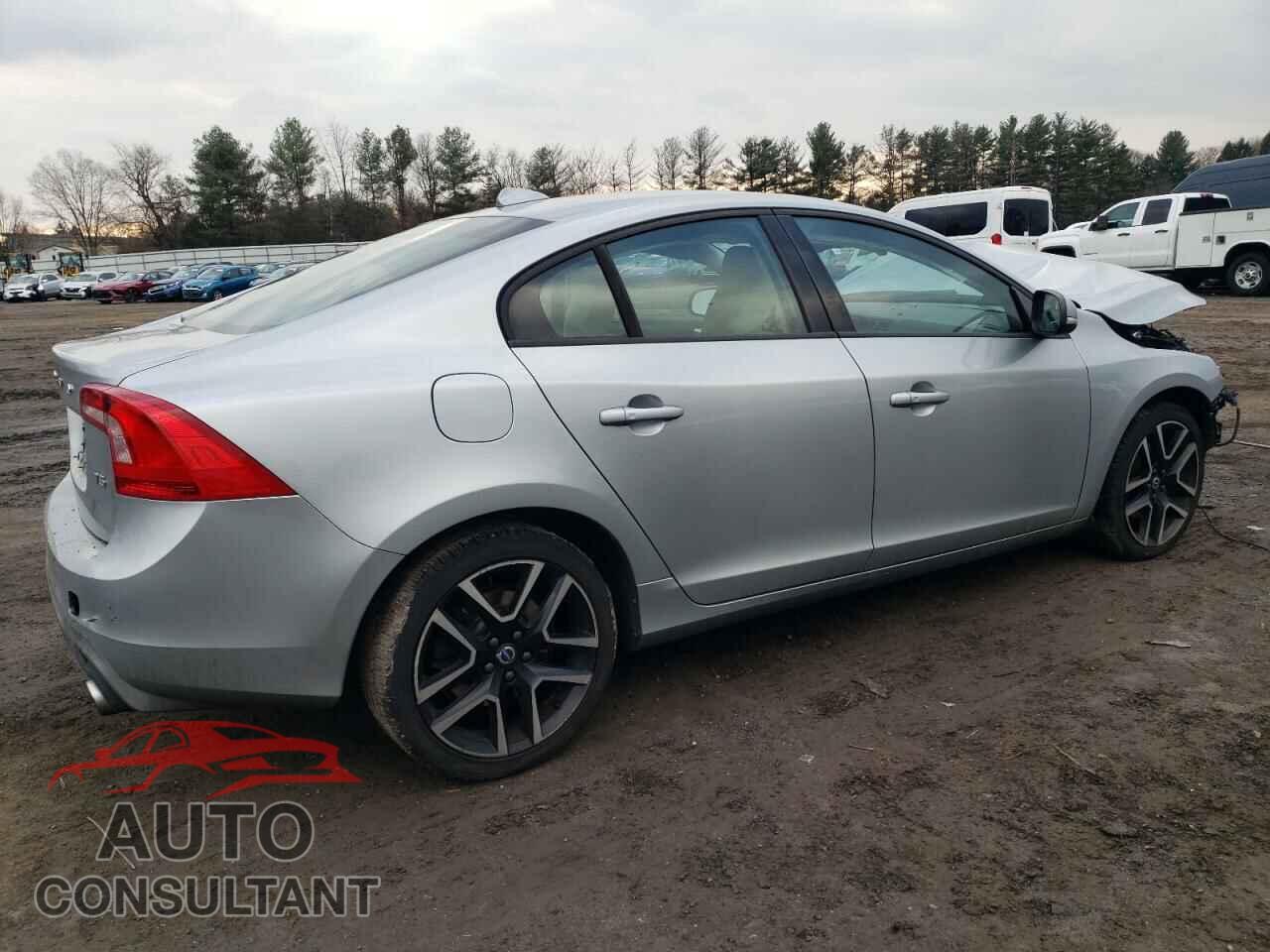 VOLVO S60 2018 - YV126MFL7J2466590