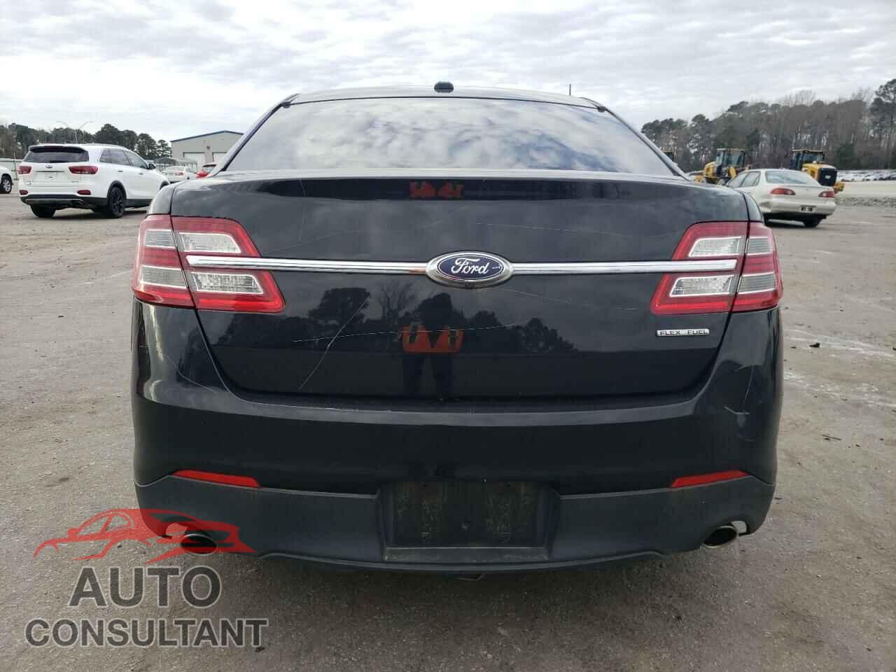 FORD TAURUS 2018 - 1FAHP2D87JG102937