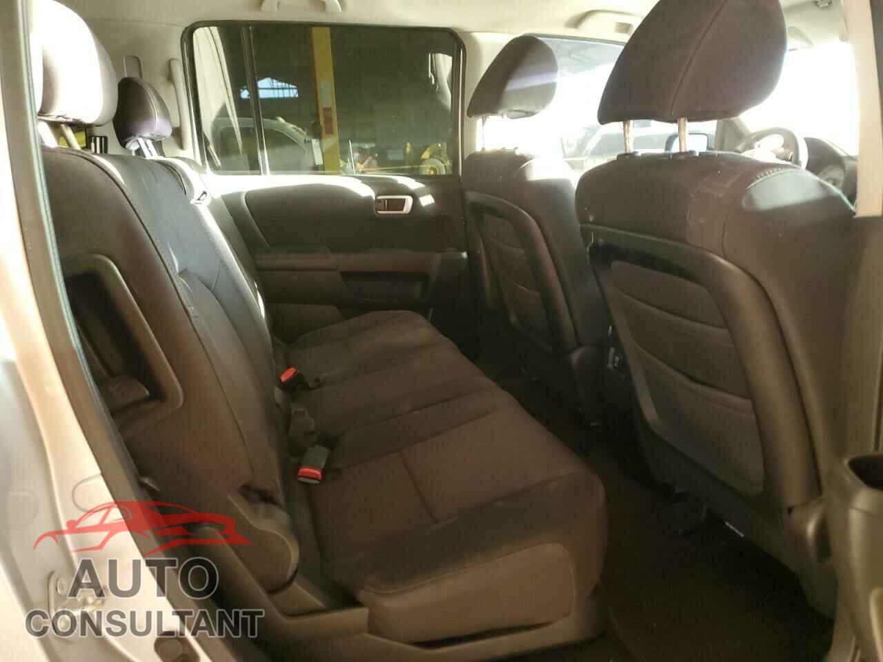 HONDA PILOT 2011 - 5FNYF3H22BB045115