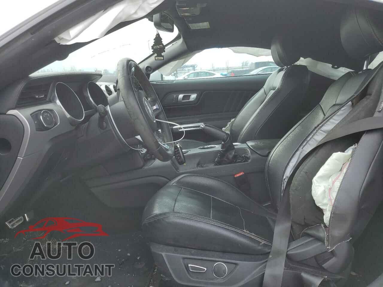 FORD MUSTANG 2018 - 1FA6P8CF3J5117621