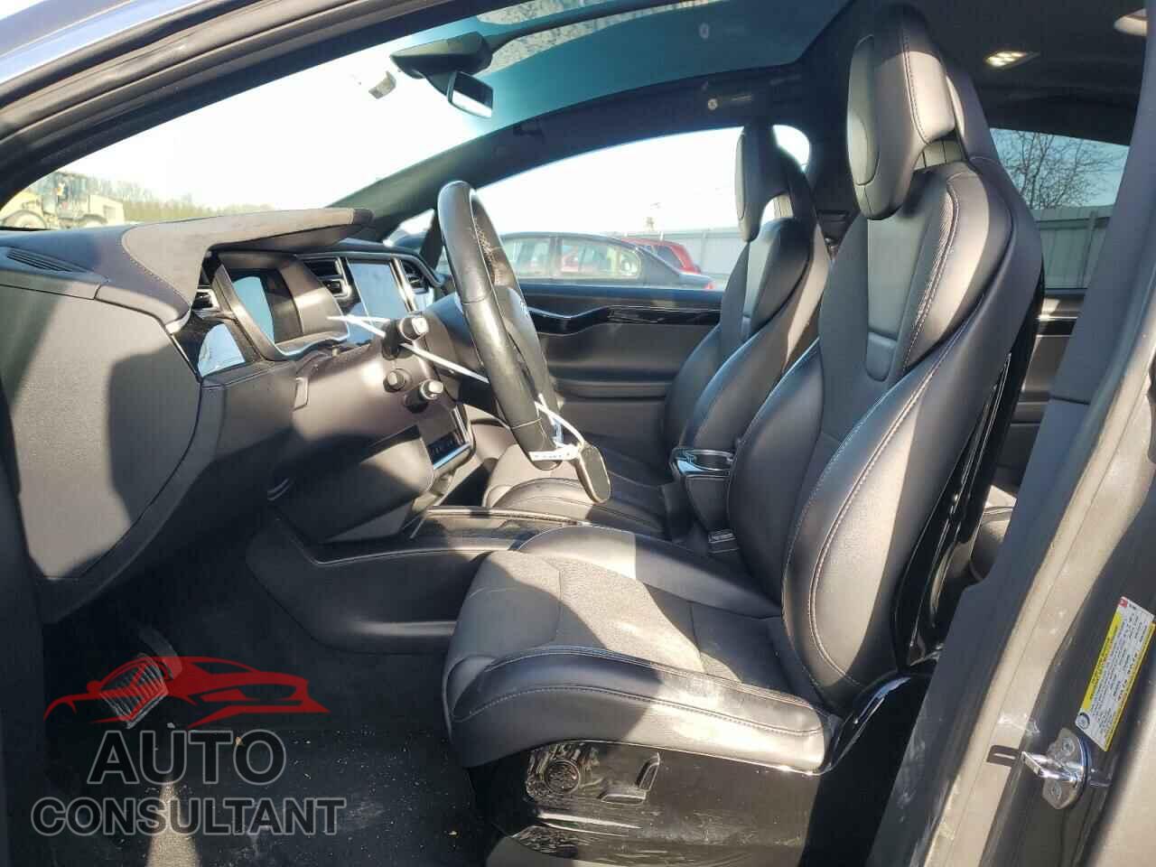 TESLA MODEL X 2016 - 5YJXCAE26GF031089