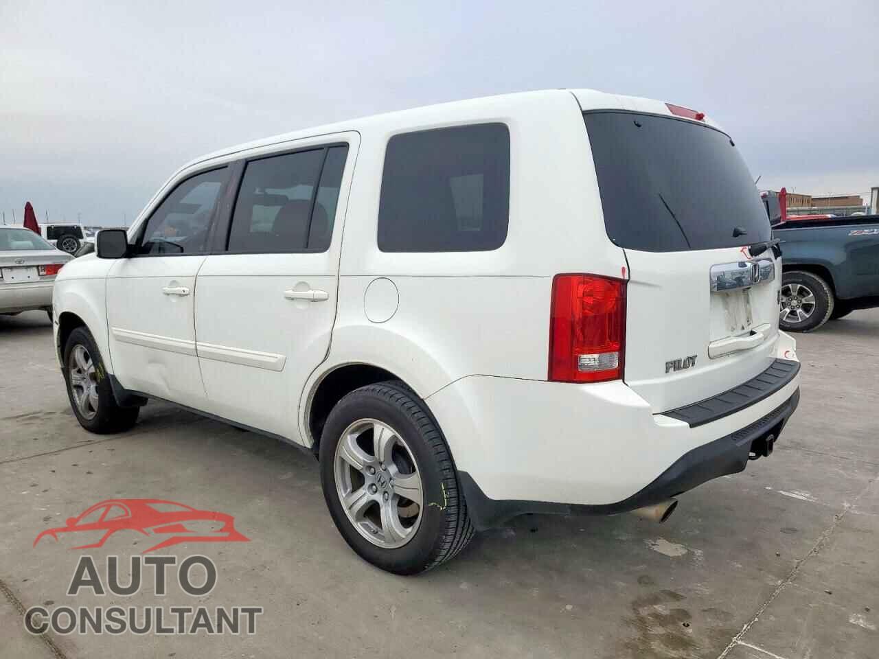 HONDA PILOT 2015 - 5FNYF3H67FB033387