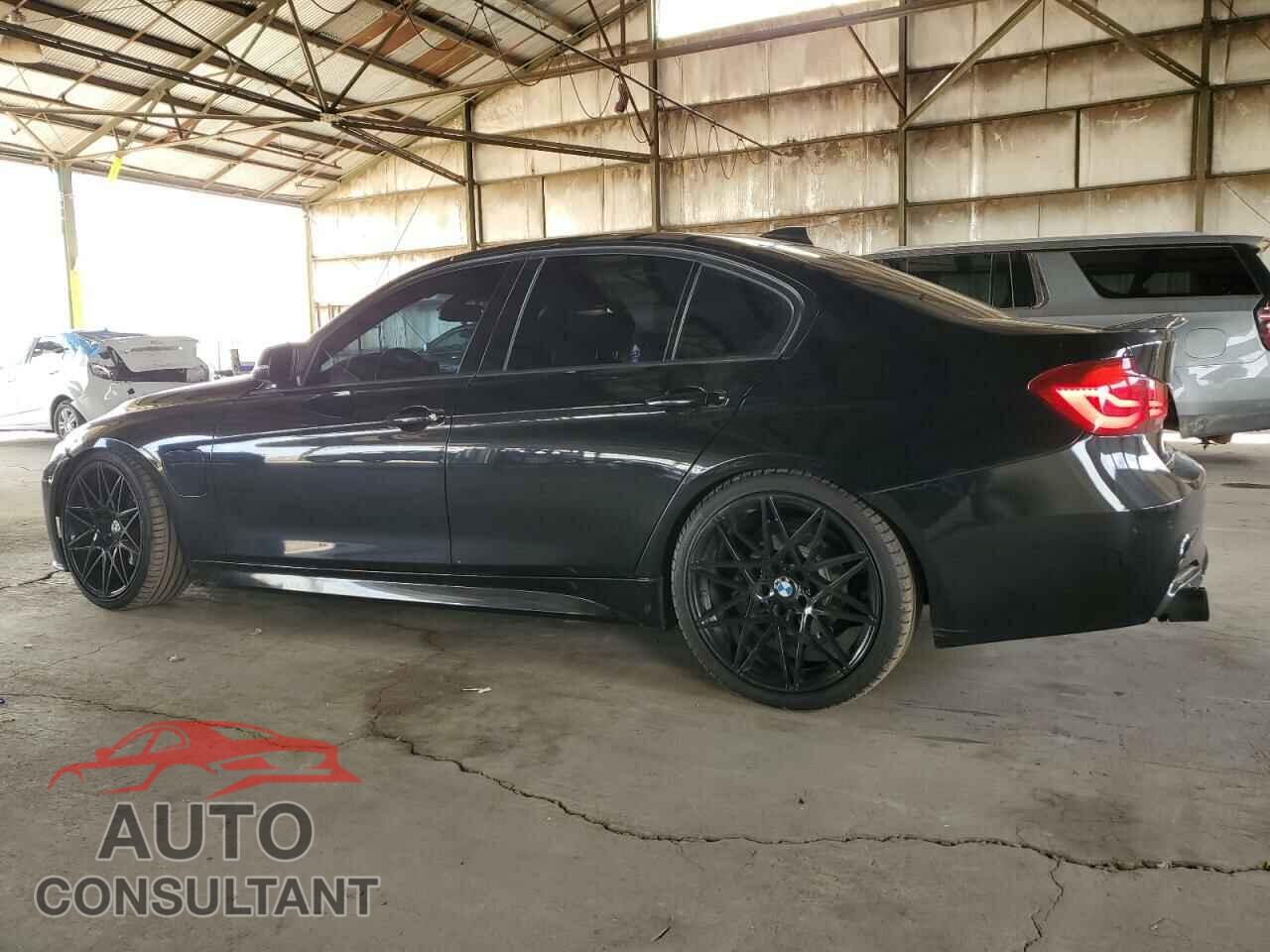 BMW 3 SERIES 2018 - WBA8E1C55JA758751