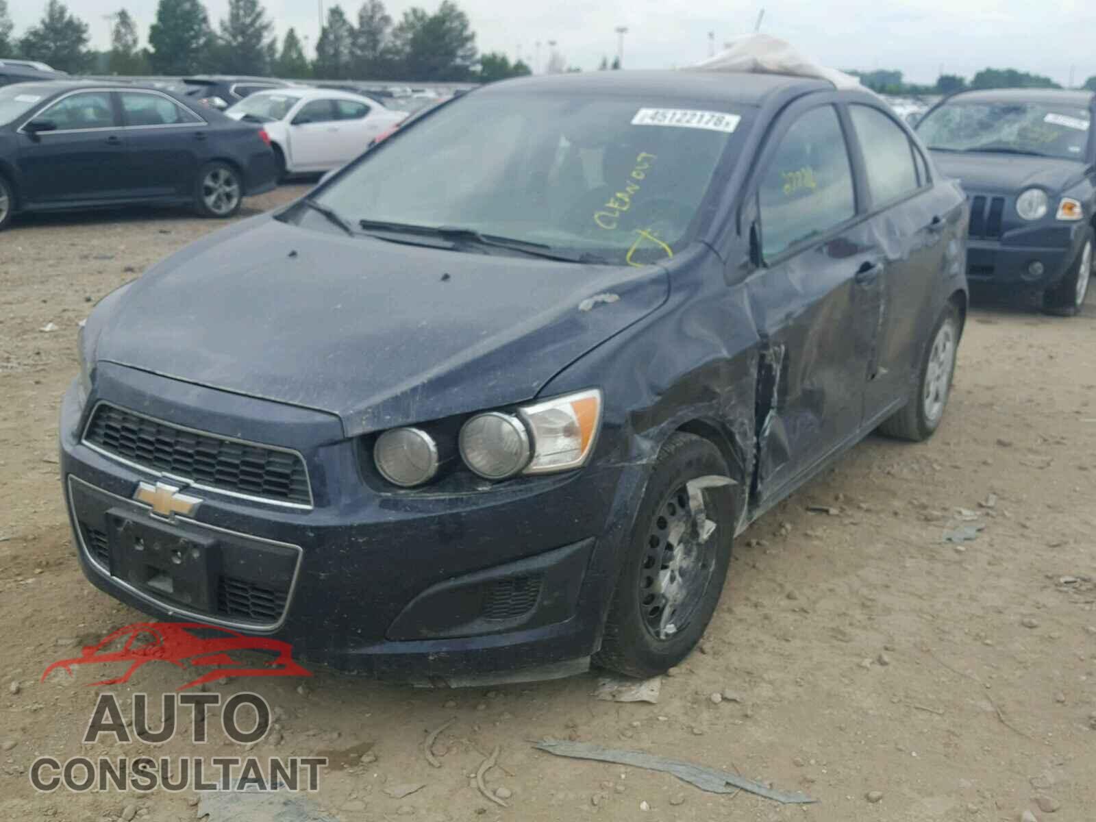 CHEVROLET SONIC 2015 - 1G1JA5SH0F4199384