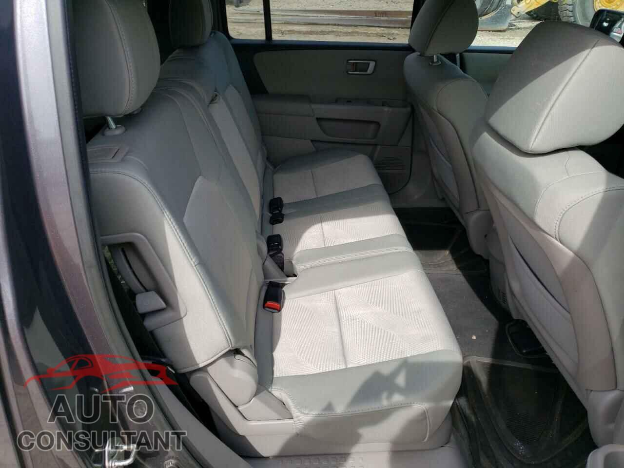 HONDA PILOT 2015 - 5FNYF4H21FB066808