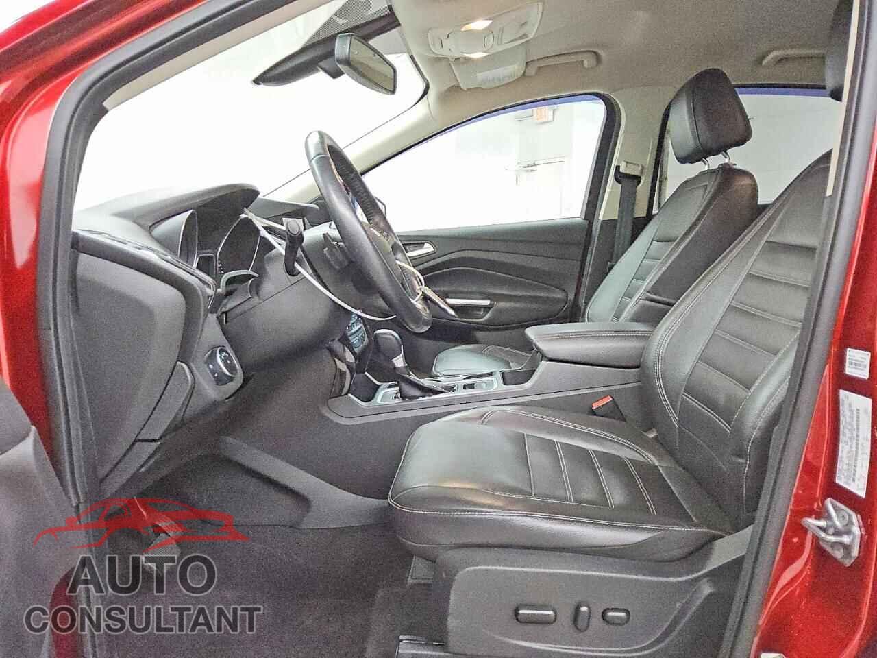 FORD ESCAPE 2017 - 1FMCU9J95HUC05901