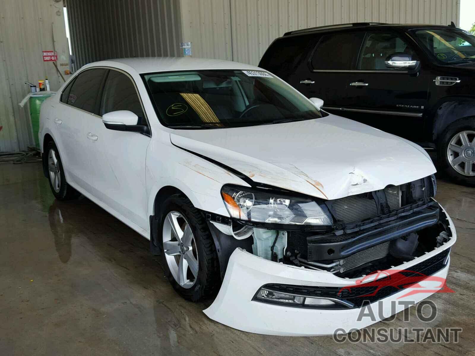 VOLKSWAGEN PASSAT 2015 - 1VWAT7A30FC082183