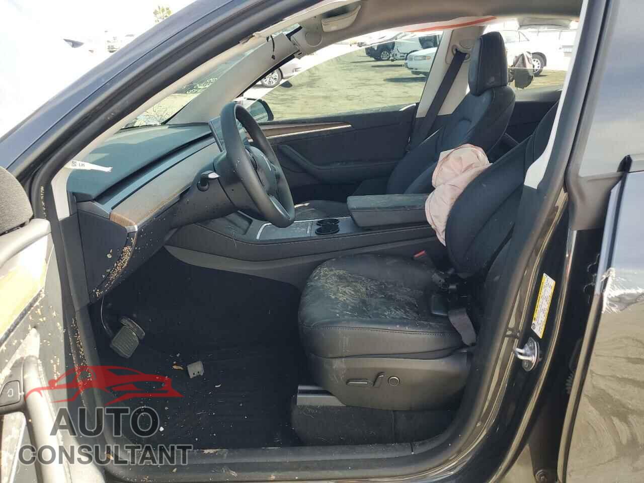 TESLA MODEL Y 2024 - 7SAYGDEEXRF014130