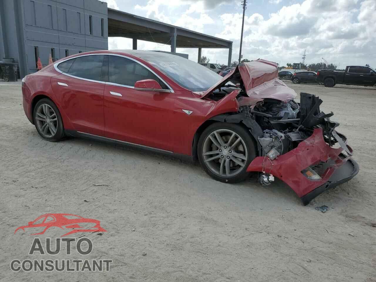 TESLA MODEL S 2013 - 5YJSA1CP1DFP26784