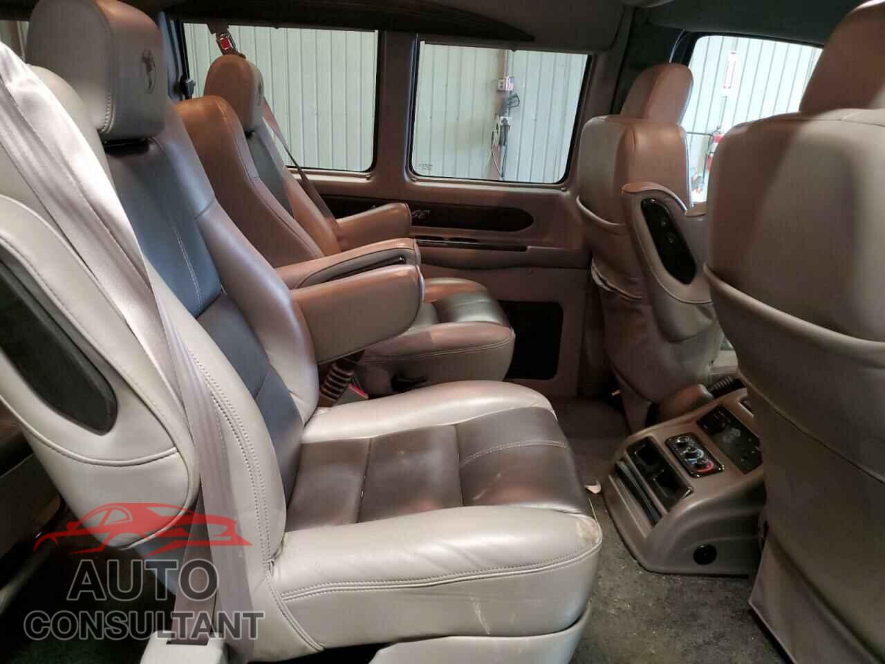 CHEVROLET EXPRESS 2017 - 1GCWGBFG3H1107149