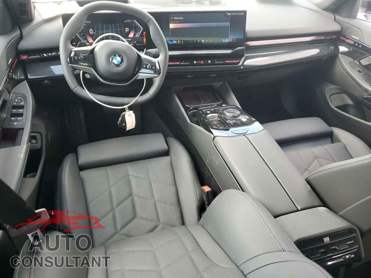 BMW 5 SERIES 2025 - WBA43FJ02SCT20624
