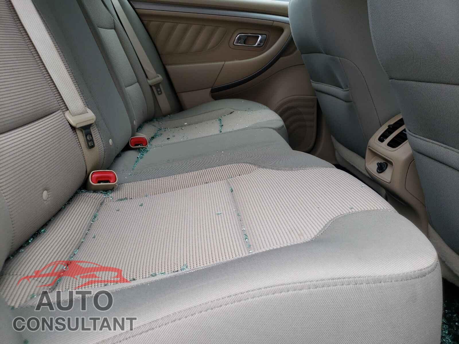 FORD TAURUS 2017 - 1FAHP2E89HG125726