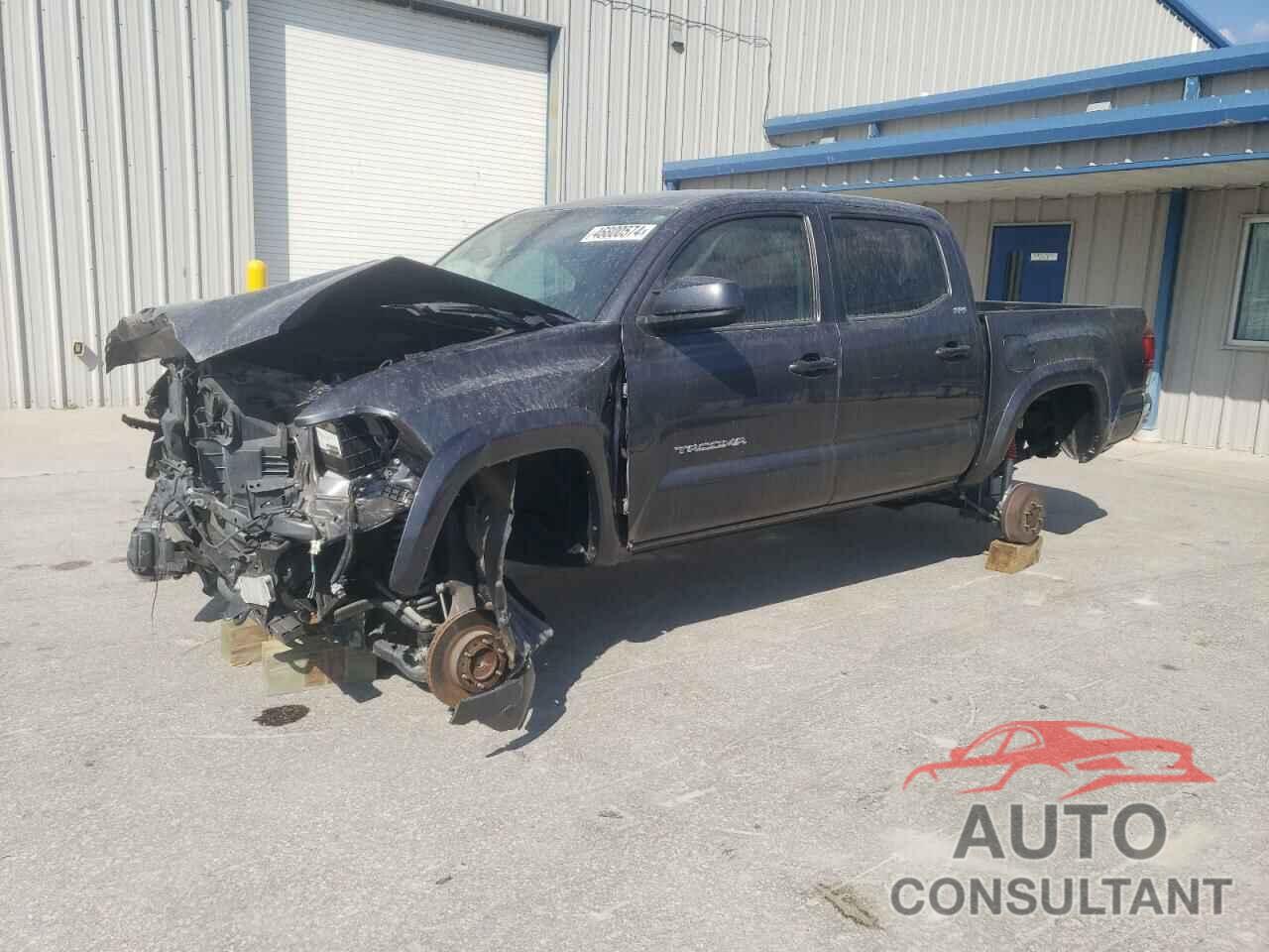 TOYOTA TACOMA 2018 - 5TFAZ5CN2JX067111