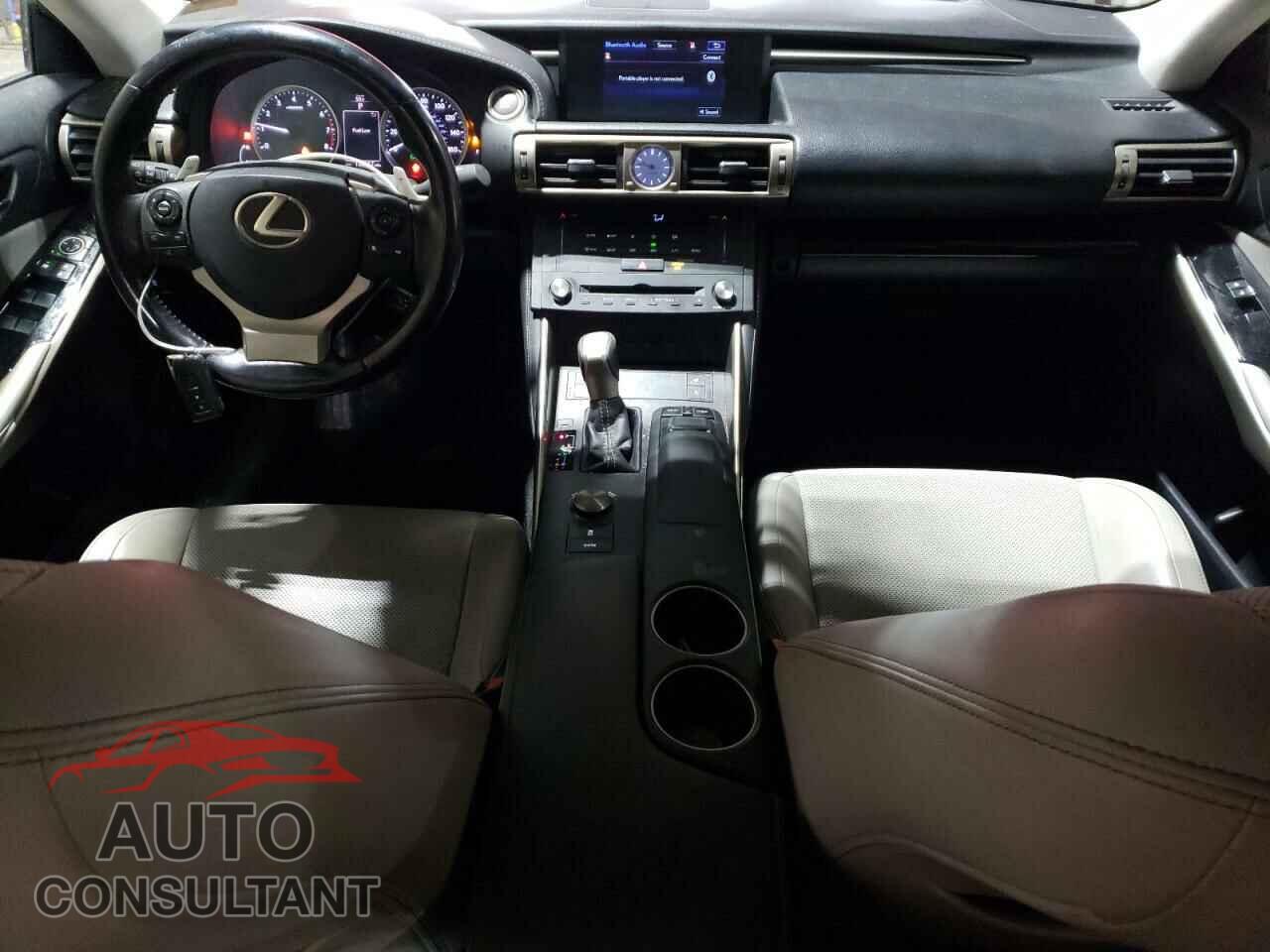 LEXUS IS 2015 - JTHCF1D28F5025221