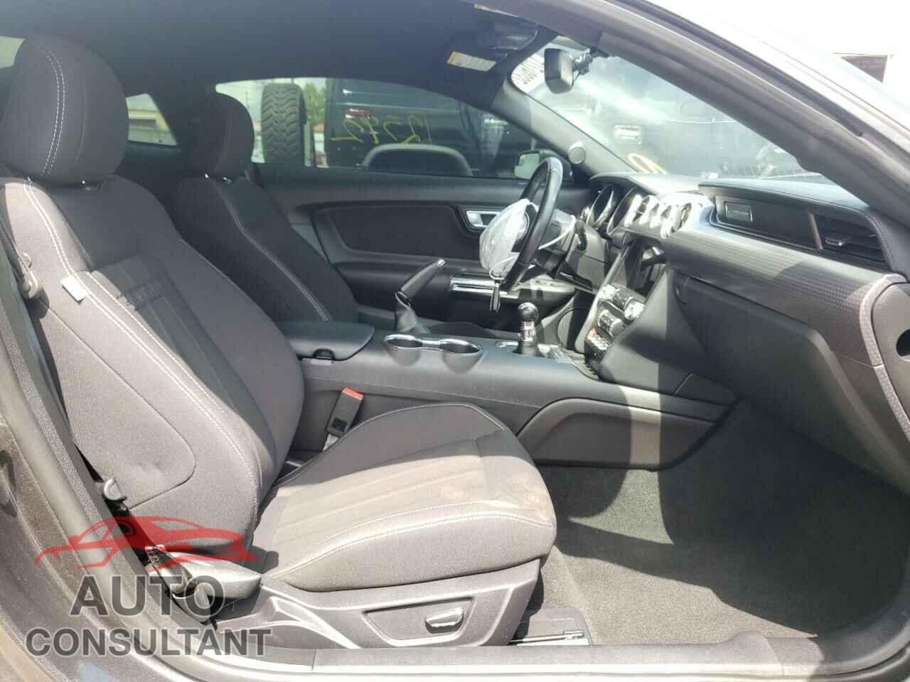 FORD MUSTANG 2019 - 1FA6P8CF3K5174077