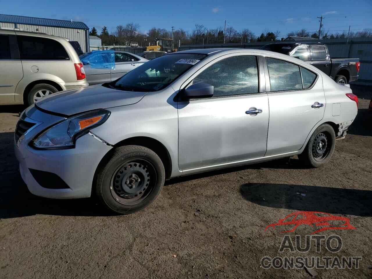 NISSAN VERSA 2019 - 3N1CN7AP8KL864810