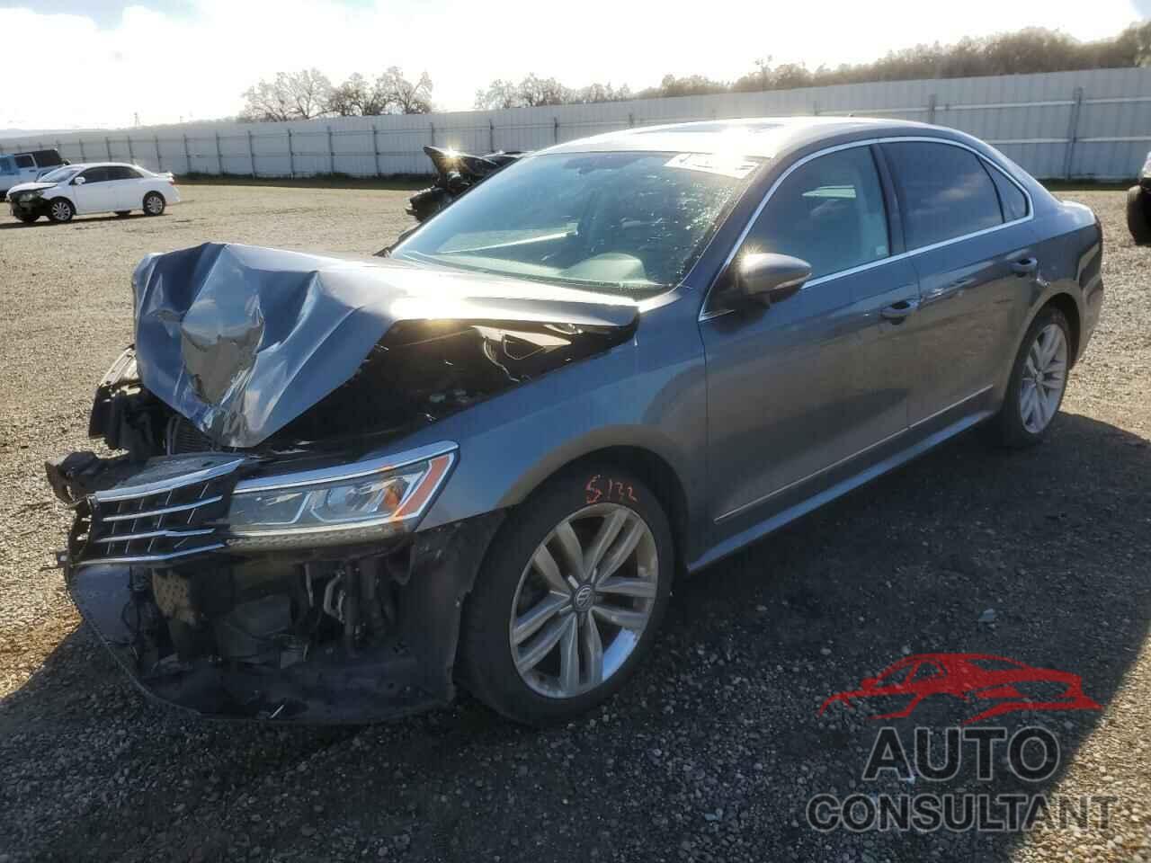 VOLKSWAGEN PASSAT 2017 - 1VWGT7A31HC066314