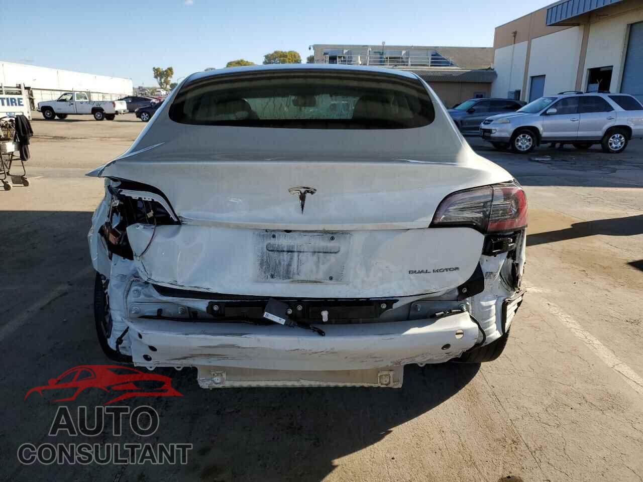 TESLA MODEL 3 2018 - 5YJ3E1EB2JF067118